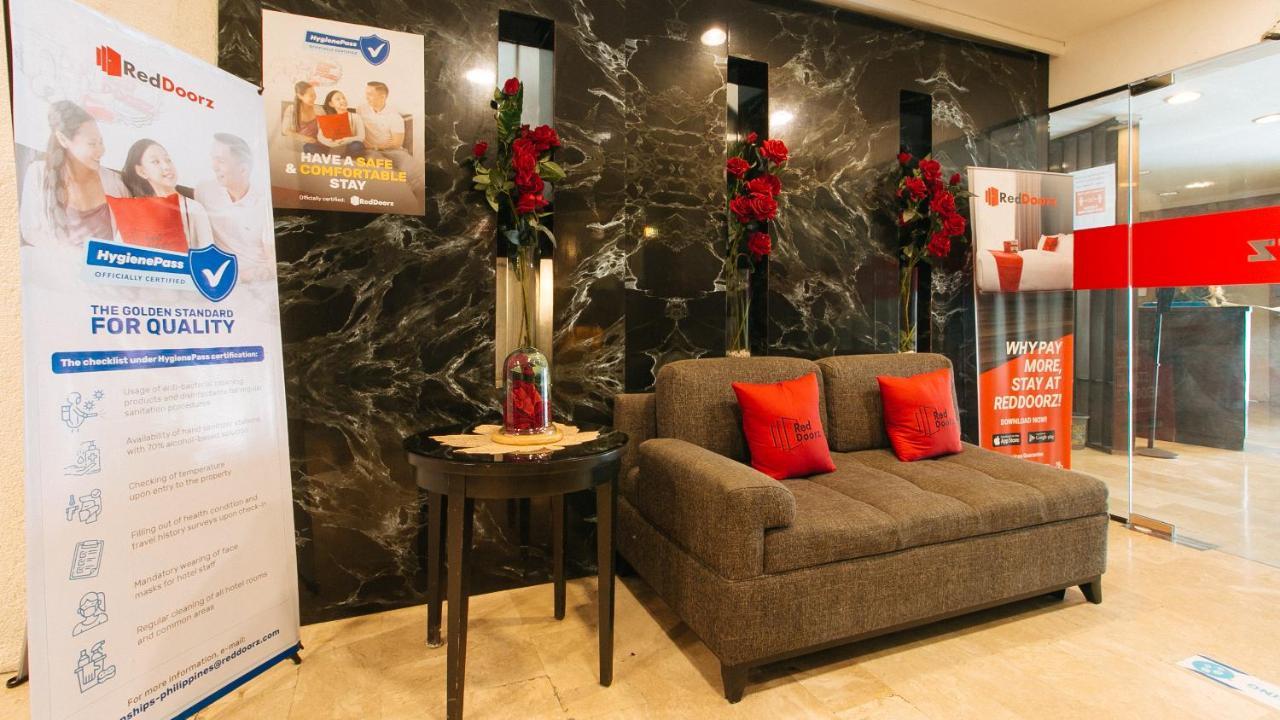 Reddoorz Premium Near Greenbelt Makati - Vaccinated Staff Makati City Zewnętrze zdjęcie