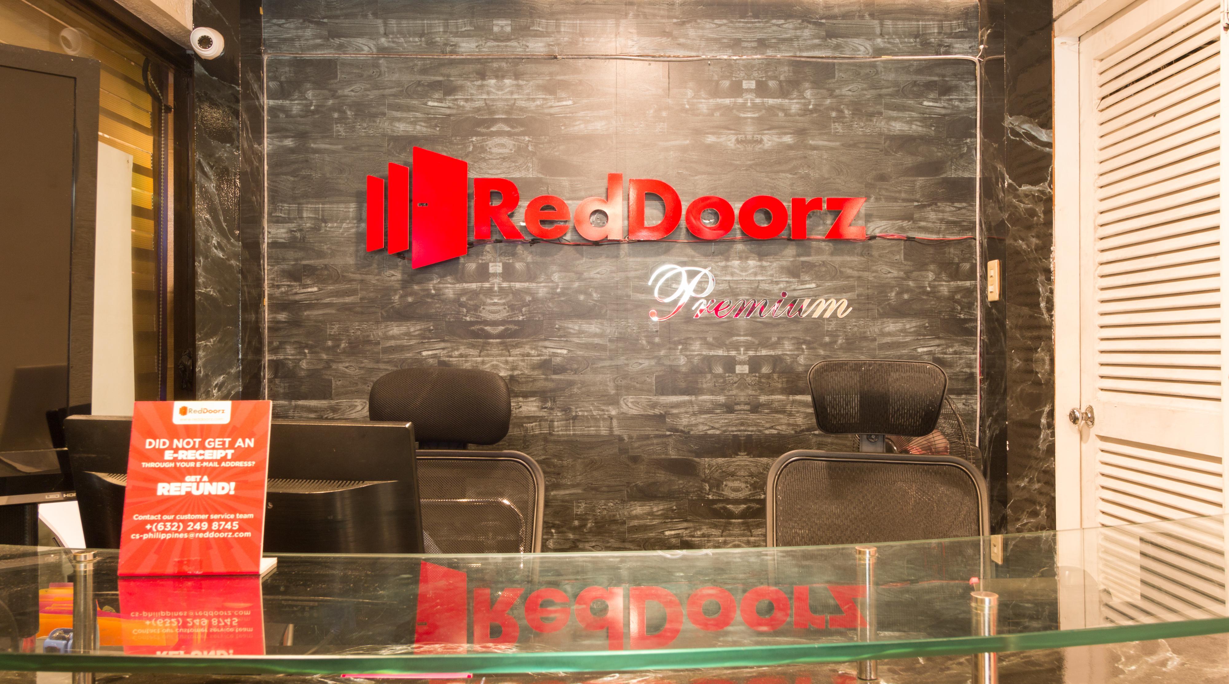 Reddoorz Premium Near Greenbelt Makati - Vaccinated Staff Makati City Zewnętrze zdjęcie