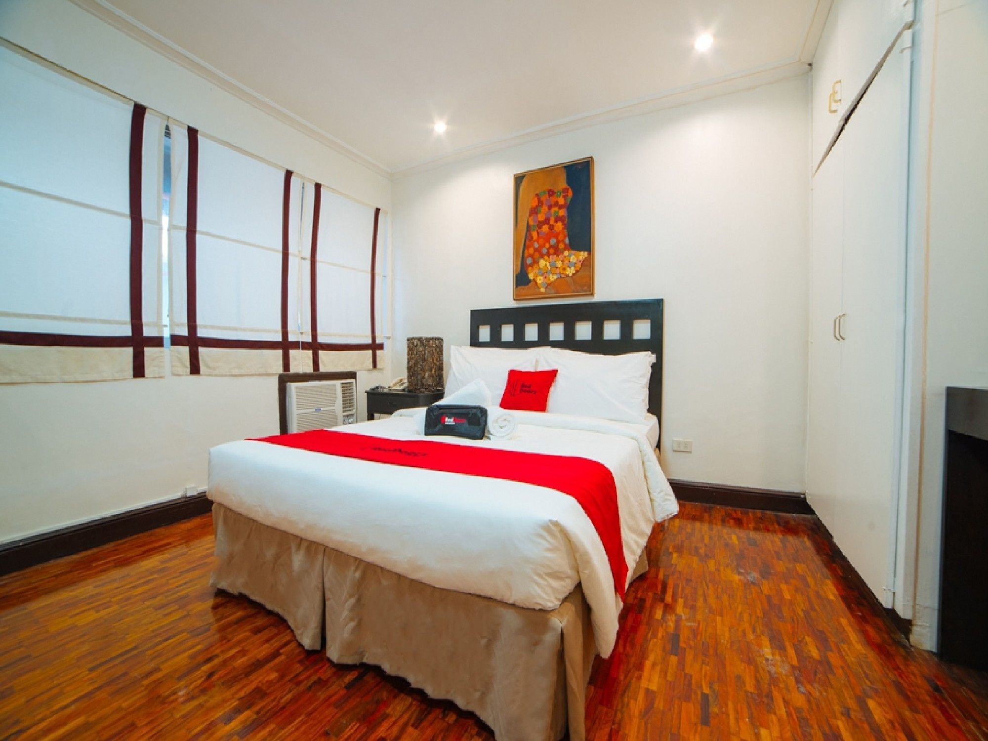 Reddoorz Premium Near Greenbelt Makati - Vaccinated Staff Makati City Zewnętrze zdjęcie